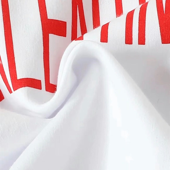 Boys white mommy is my Valentine Sweatshirt - Picture 4 of 7